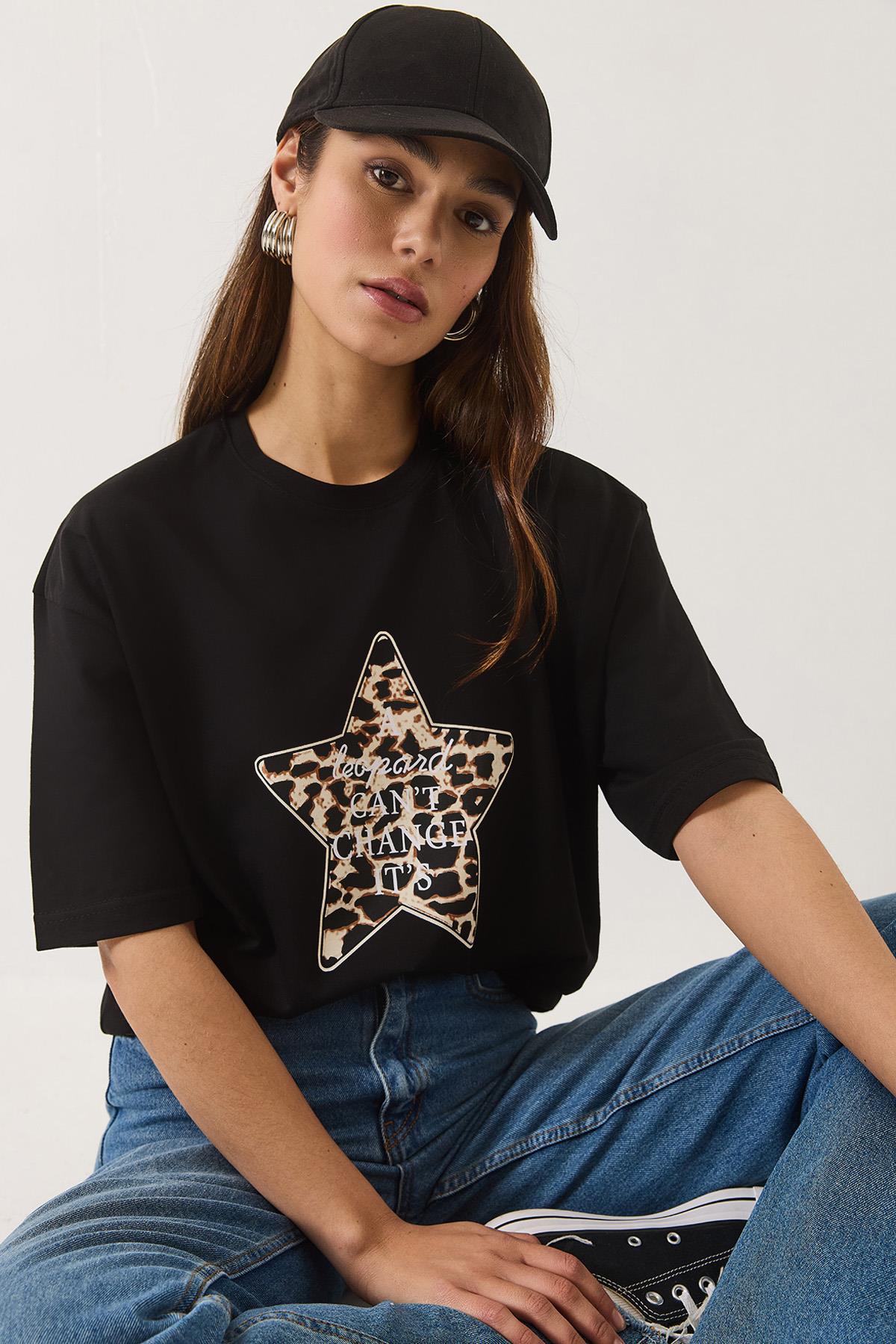 Kadın Leoparlı Yıldız Baskılı Bisiklet Yaka Kısa Kollu Oversize T-Shırt 0268 60283156 - Siyah - Siyah / S