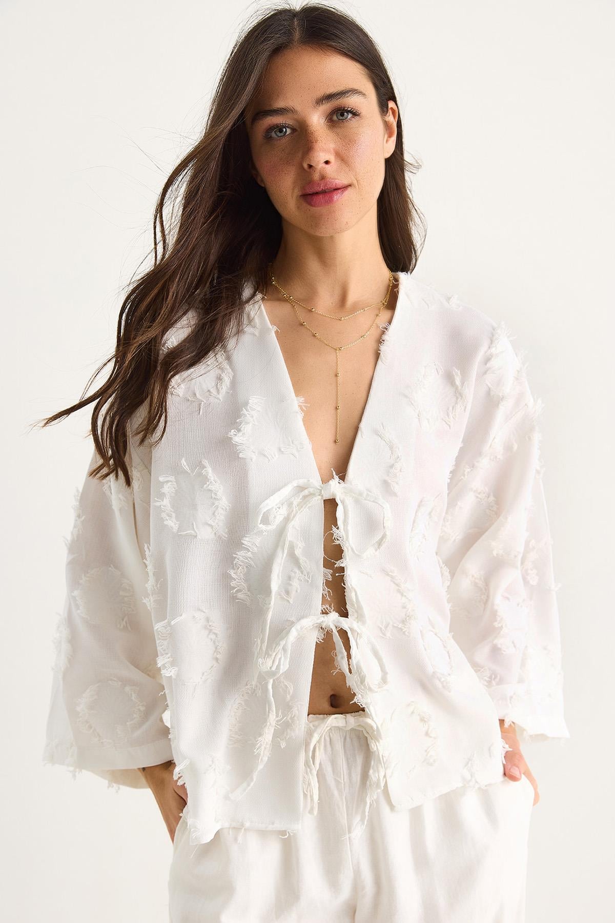 Kadın Önü Bağlamalı Kendinden Nakışlı Püsküllü Salaş Kimono 7012-2 60283410 - Ekru - Ekru / M