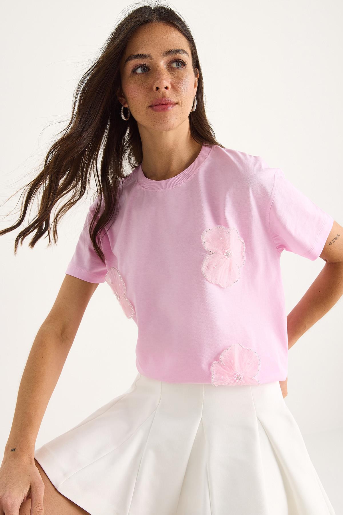 Bisiklet Yaka Çiçek Aksesuarlı Kısa Kollu T-Shirt 60602060 - Şeker Pembe - Şeker Pembe / S