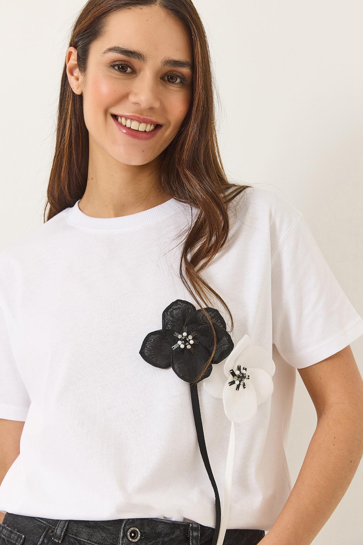 Kadın Aksesuarlı Kısa Kollu Pamuklu T-Shirt 60602041 - Beyaz - S