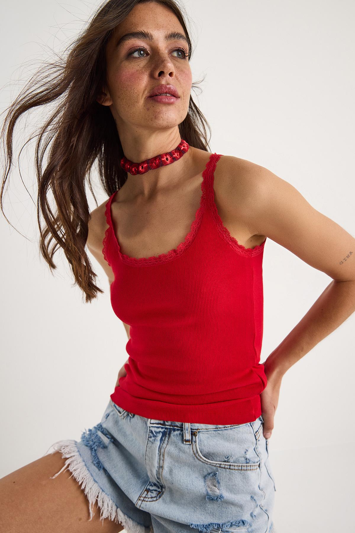 Kadın Regular Fit Normal Kalıp Pamuklu Dantel Detalı Ince Askılı Oyuk Yaka Atlet 60602043 - Kırmızı - Kırmızı / L
