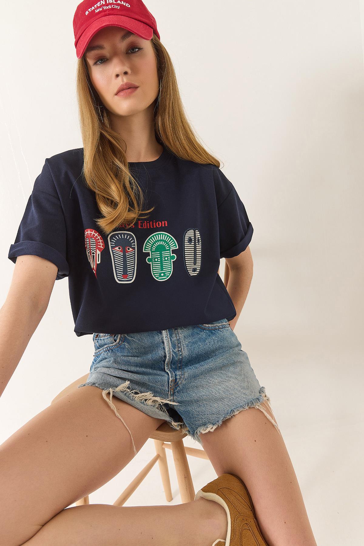 Kadın Baskılı Oversize Kısa Kollu Basic T-Shirt 60284034 - Lacivert - Lacivert / S