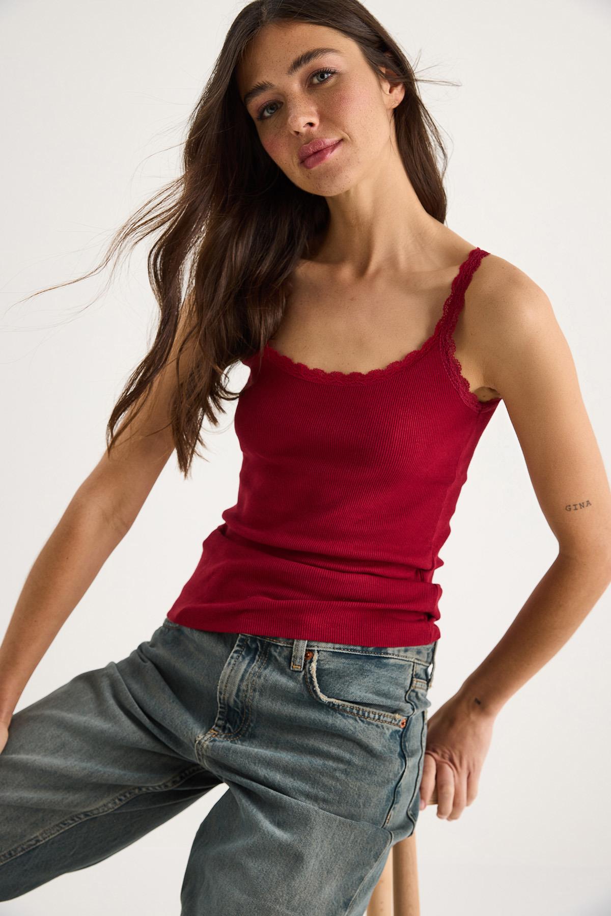 Kadın Regular Fit Normal Kalıp Pamuklu Dantel Detalı Ince Askılı Oyuk Yaka Atlet 60602043 - Bordo - Bordo / M
