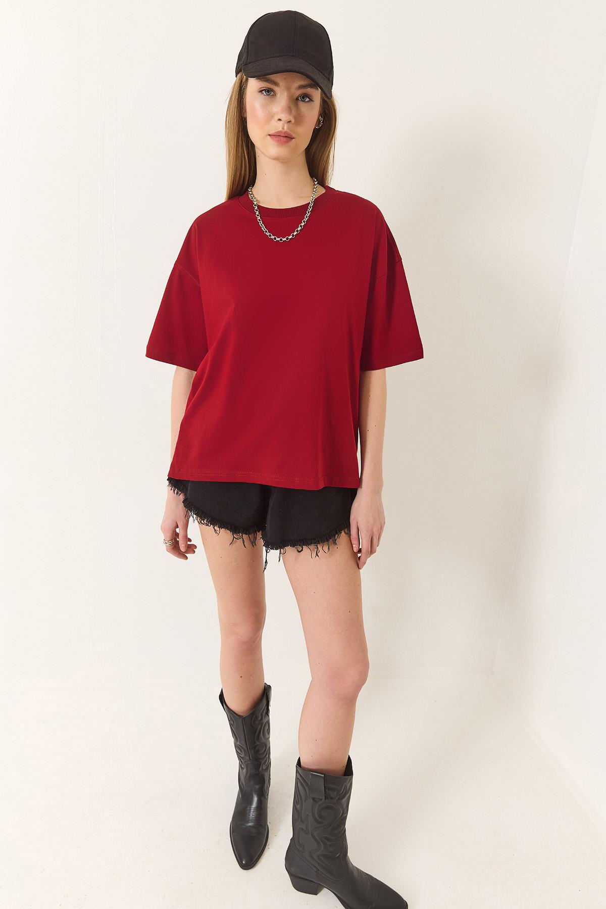 Kadın %100 Organik Pamuk Relaxed Fit Yırtmaçlı Yuvarlak Yakalı T-Shirt 60602047 - Bordo - Bordo / M