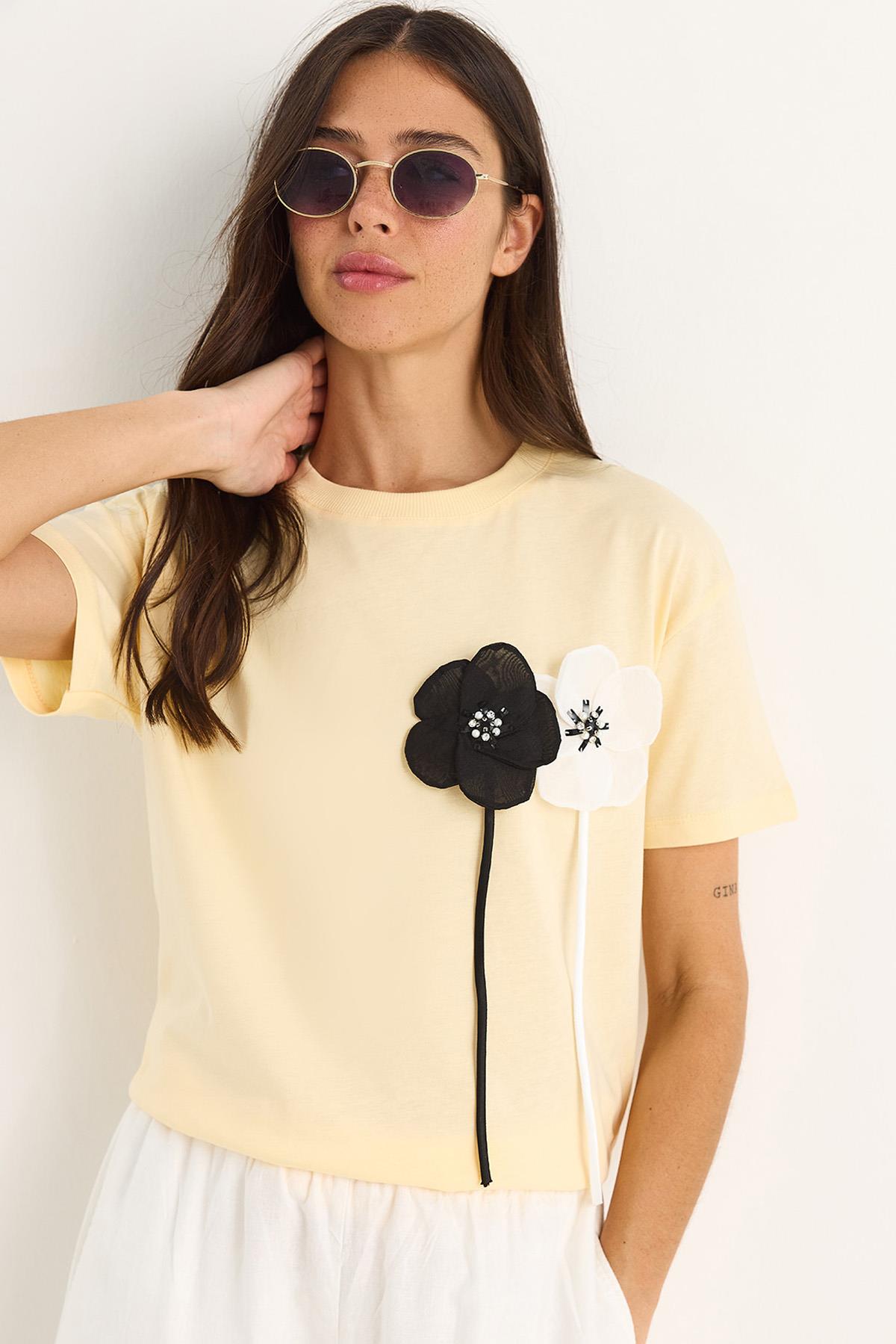 Kadın Aksesuarlı Kısa Kollu Pamuklu T-Shirt 60602041 - Tereyağ - Tereyağ / S