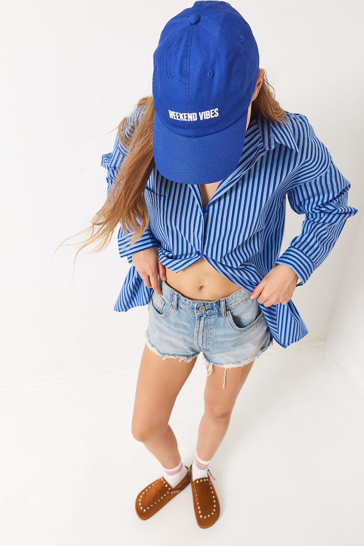Kadın Tek Cepli Yanları Yırtmaçlı Çizgili Poplin Gömlek 2557 60283069 - Lacivert - Lacivert / S