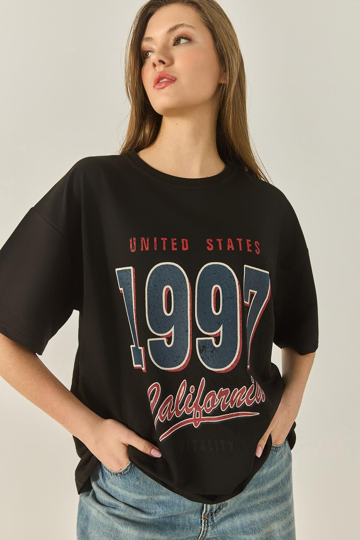Kadın 1997 Baskılı Pamuklu Oversize T-Shirt 3056 60284048 - Siyah - Siyah / S