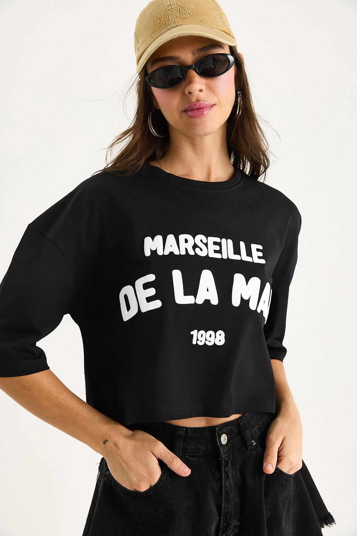 Kadın Yazı Baskılı Bisiklet Yaka %100 Pamuklu Crop T-Shirt 6705 60283450 - Siyah - Siyah / M