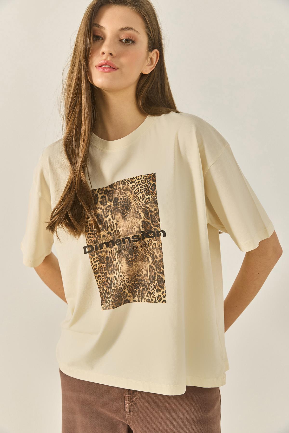 Kadın Premium Leopar Baskılı Oversize Pamuklu T-Shirt ÖT251040 60283293 - Bej - Bej / Tek Ebat