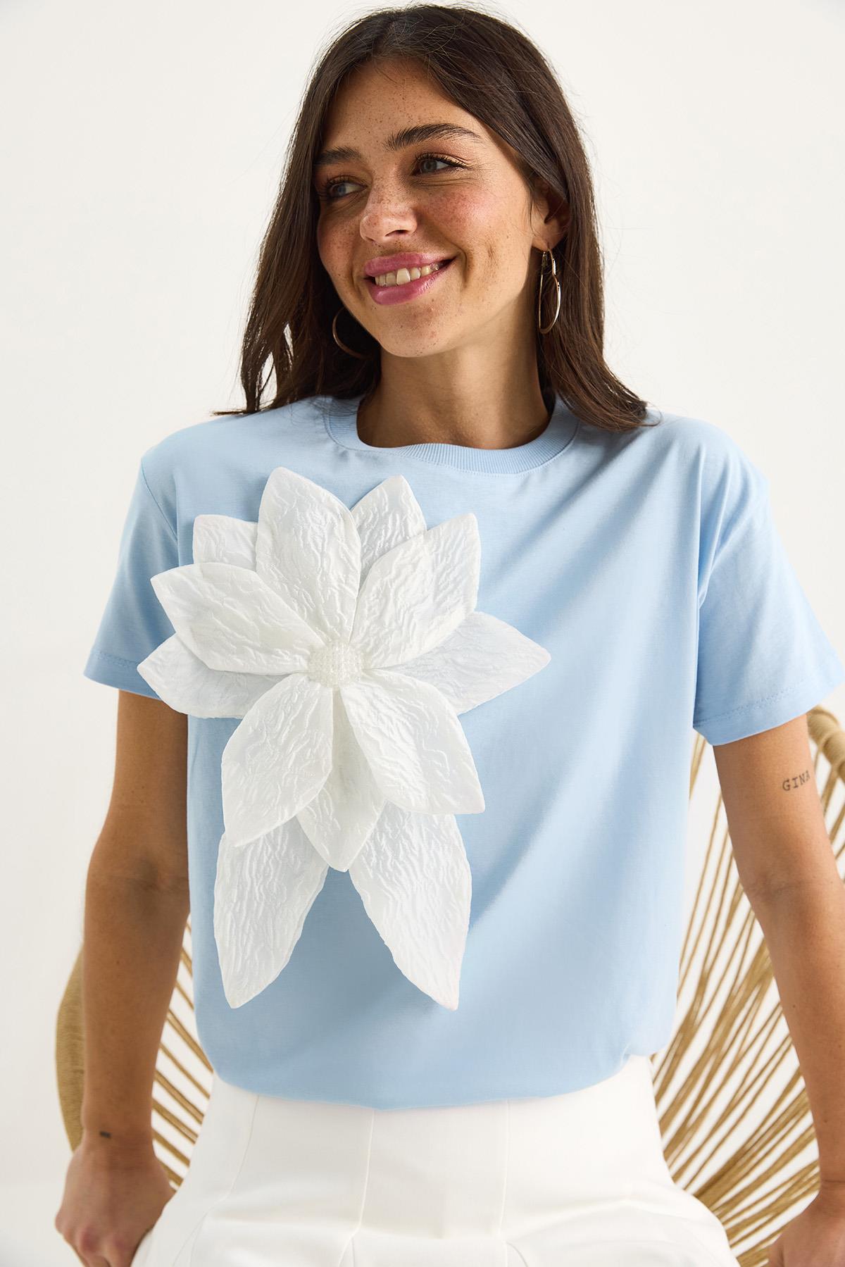 Kadın Çiçek Aksesuarlı Kısa Kollu Pamuklu T-Shirt 60602040 - Bebe Mavisi - L