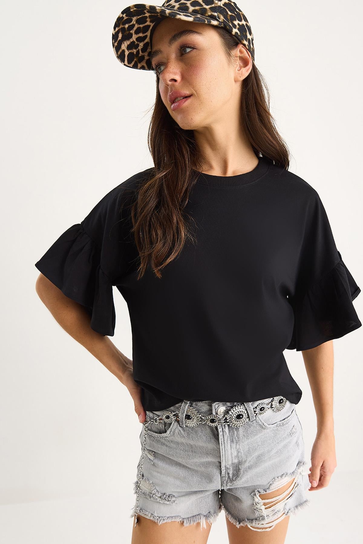 Kadın Kolları Fırfırlı Bisiklet Yaka Pamuklu T-Shirt 60602074 - Siyah - Siyah / M