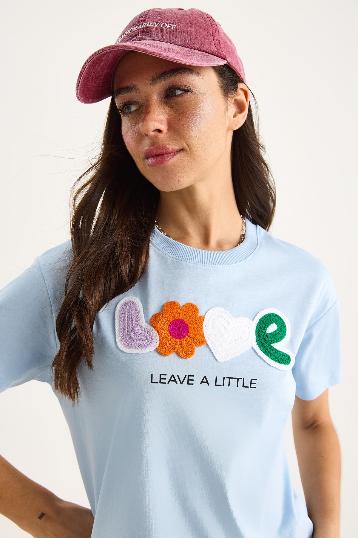 Kadın Love Aksesuarlı Normal Kalıp Pamuklu T-Shirt 60602070 - Bebe Mavisi - Bebe Mavisi / L