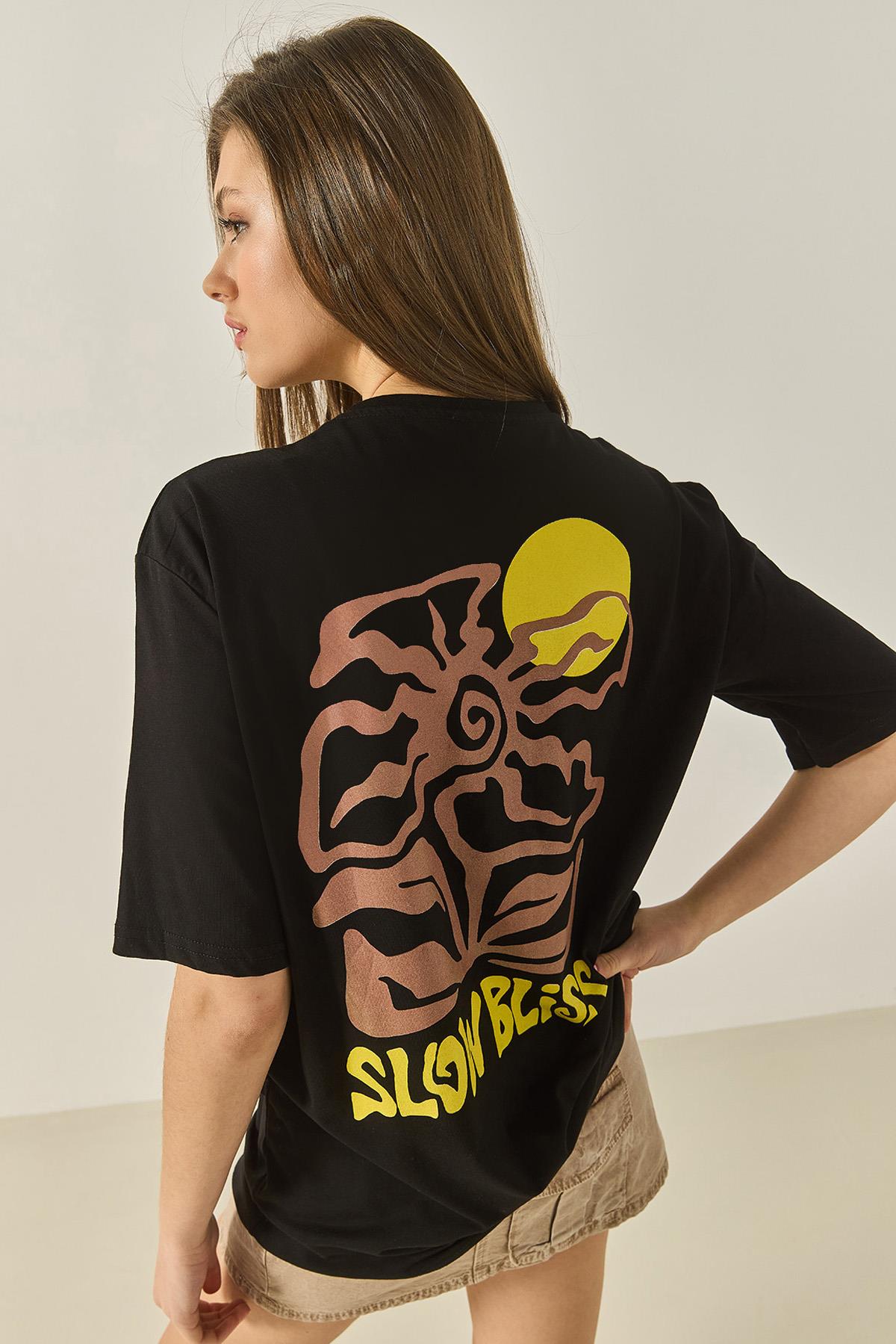 Kadın Bisiklet Çiçek Grafik Baskılı Oversize Pamuklu T-Shirt 60284050 - Siyah - Siyah / L